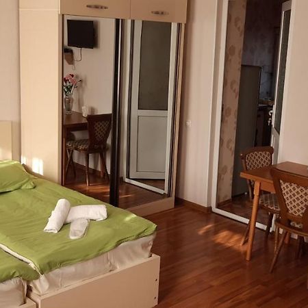 Tamara'S Apartament In Avlabari Тбилиси Екстериор снимка