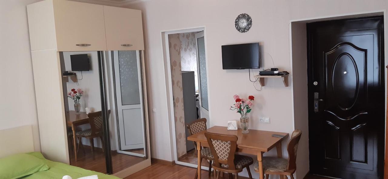 Tamara'S Apartament In Avlabari Тбилиси Екстериор снимка